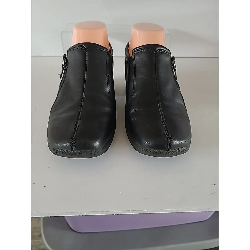 Clarks Wasteland WMS SZ 7.5 M Shoes Loafer Black Leather Side Zip Comfort FLAW